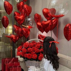 Корзина 101 французская роза и шары
